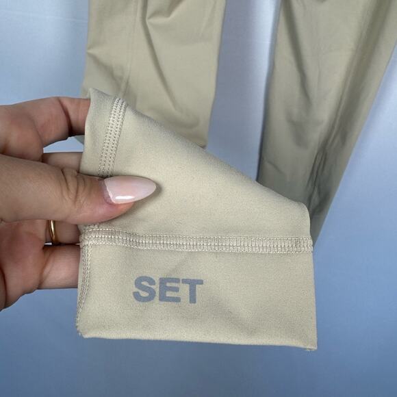 SET Active Form Cloud No Front Seem Cream Leggings 24'' Size Small - Picture 4 of 6